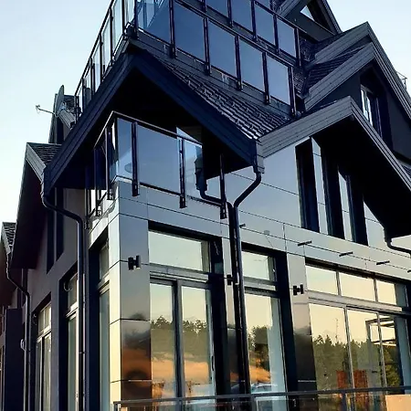 Seven Diamonds Apartment