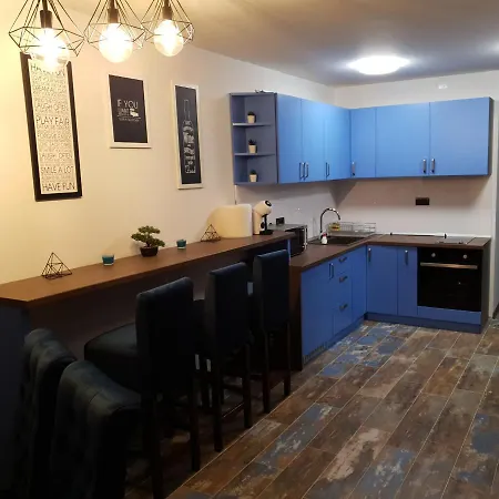 Apartment Seven Diamonds