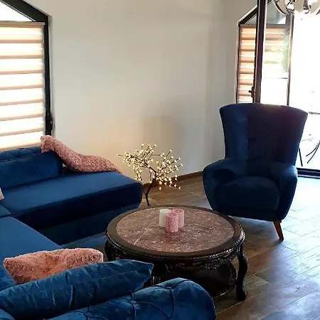 Apartment Seven Diamonds