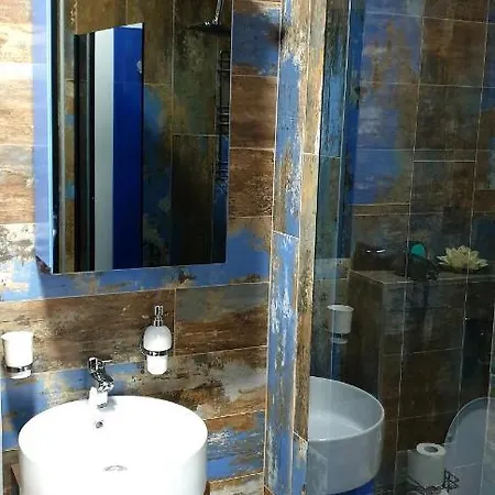 Seven Diamonds Apartment